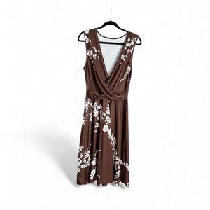 Brown & White Floral Dress Med